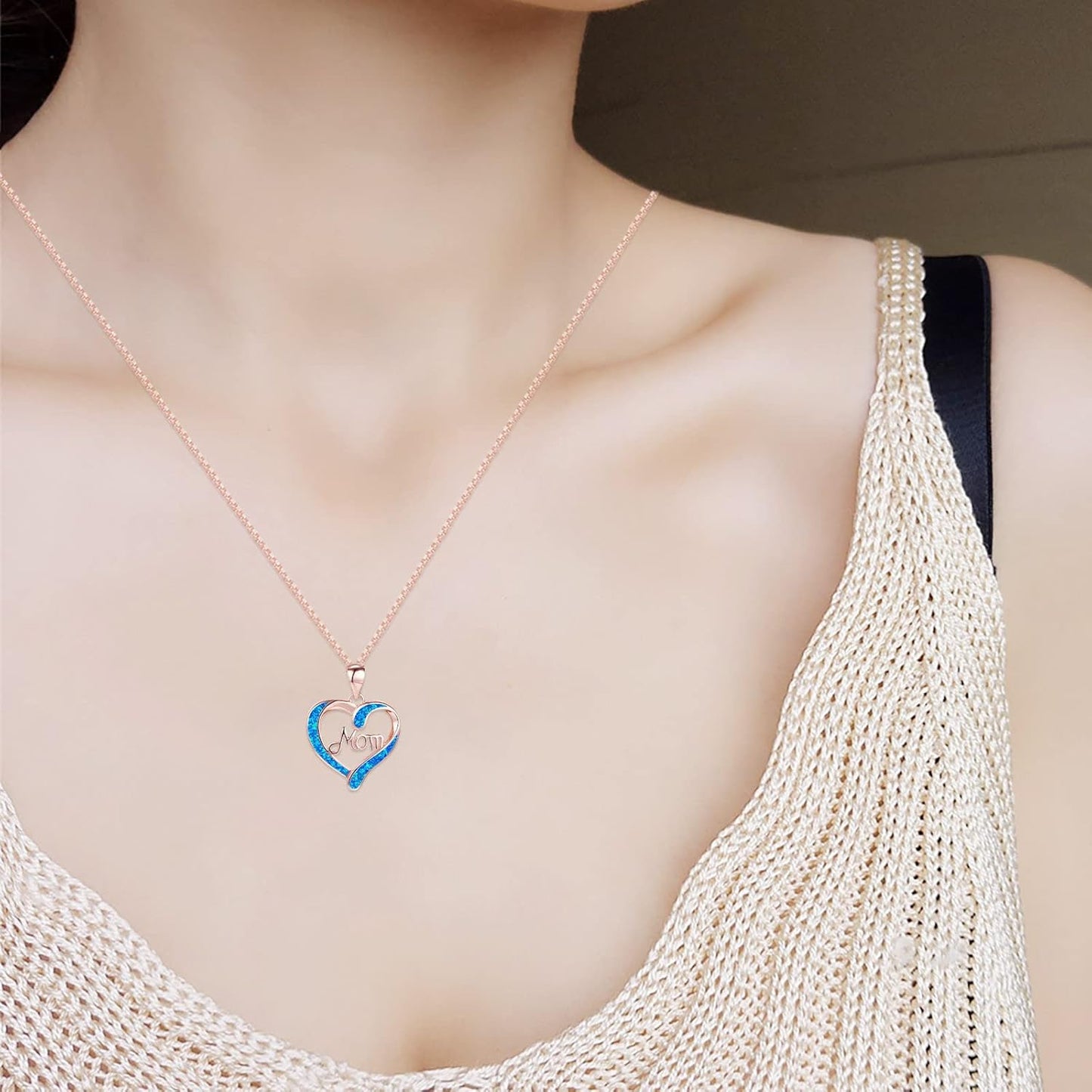 TianWlio Collier Femme Gravé en Pendentif Cœur Ajustable Bijoux Pendentif Tendance Anniversaire Cadeaux Maman Cadeaux Fille Mère Bijoux Collier