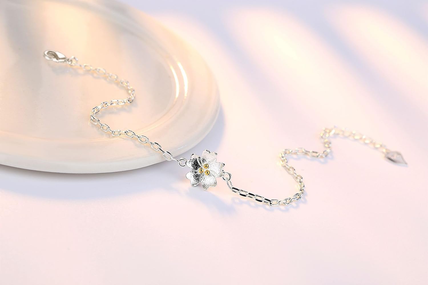 JOATVEE Bracelet à Fleurs en Argent 925 Bracelet à Thème Fleurs de Cerisier pour Femmes Filles Adolescentes Bijoux de Mode Simple Bracelet Chaîne Croix Cadeaux d'Anniversaire